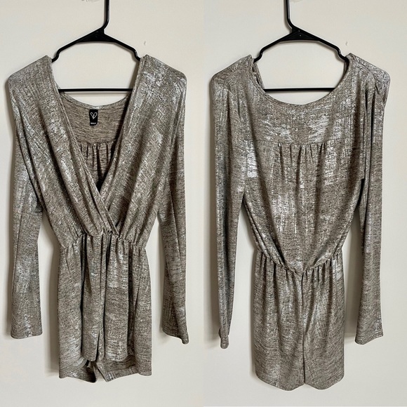 Windsor Jumpsuits | Silver Long Sleeve Romper - Picture 1 of 1